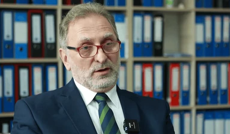 Ish-ambasadori Prenkaj: Kurti në vazhdimësi po shkel vijat e kuqe, heqja e masave e vështirë