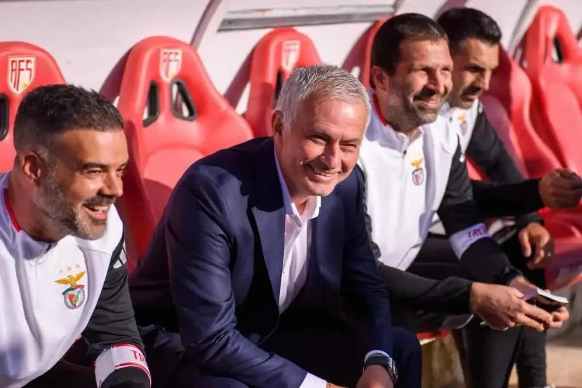 Klauzola e veçantë në kontratën e Mourinhos te Benfica