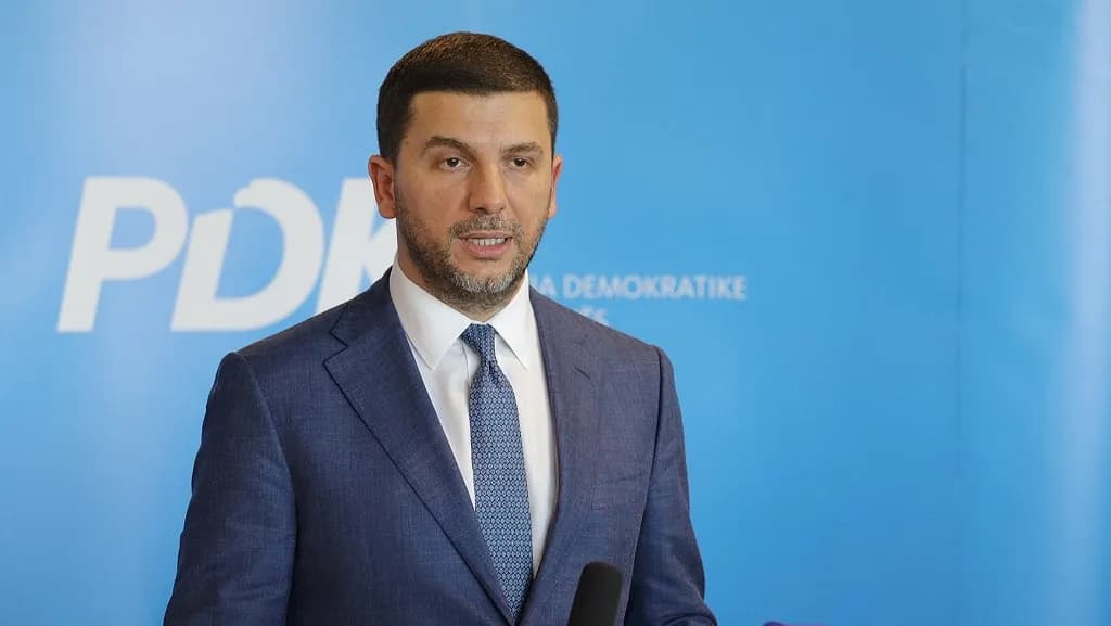 Krasniqi pas shortit: PDK hyn në zgjedhjet lokale me kandidatët më të mirë për të qeverisur “MaMirë”