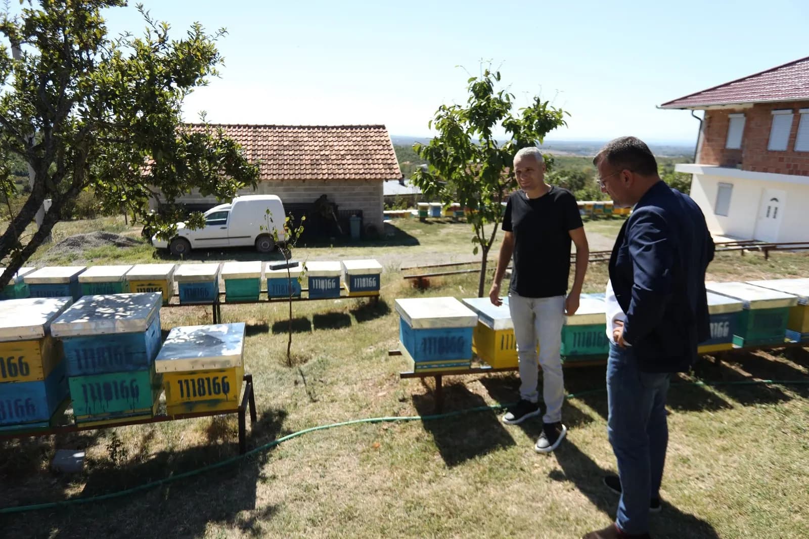 Kryetari i Istogut, Ilir Ferati, viziton familjen Zekaj në Mojstir: Pasuri e rrallë për gjithë zonën