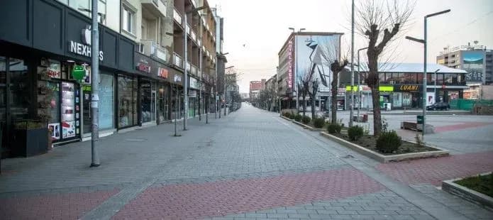 Lëndohet një person në Ferizaj, i bie një objekt në kokë derisa po ecte