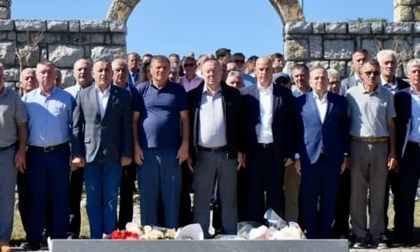 Përkujtohen Fehmi e Xhevë Lladrovci me dëshmorët e 22 shtatorit 1998