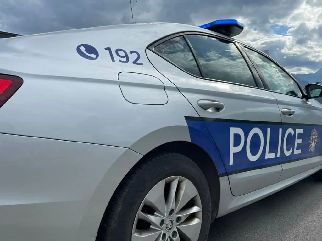 Policia godet rrjetin e armëve, pesë të arrestuar në Shtime, Lipjan dhe Drenas