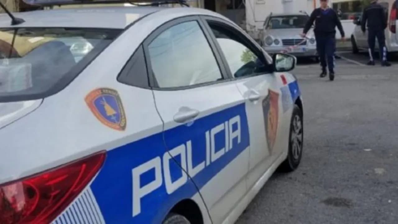 Vdes i moshuari në Elbasan, shtëpia iu përfshi nga zjarri