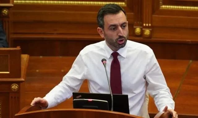 Basha viziton anëtarët e aksidentuar të KQZ-së, u ofron mbështetje