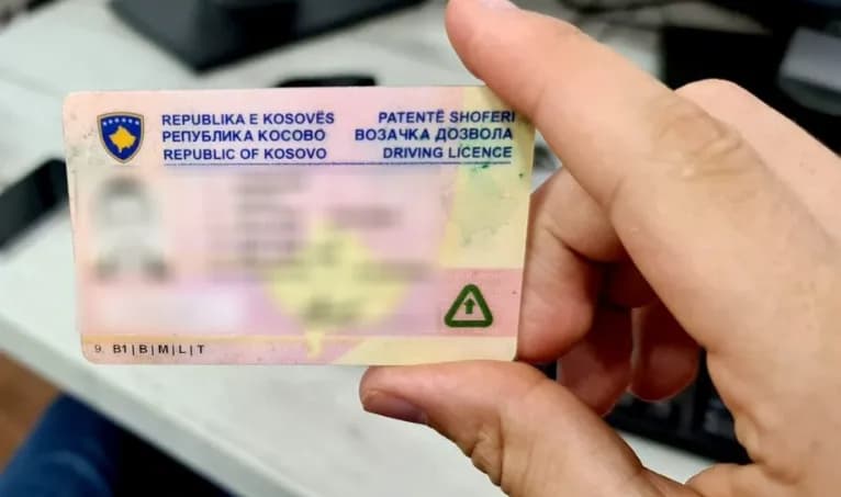 Dallavere me patentë shoferë, përballet me aktakuzë drejtori i poliklinikës dhe dy përfaqësuesve të autoshkollës