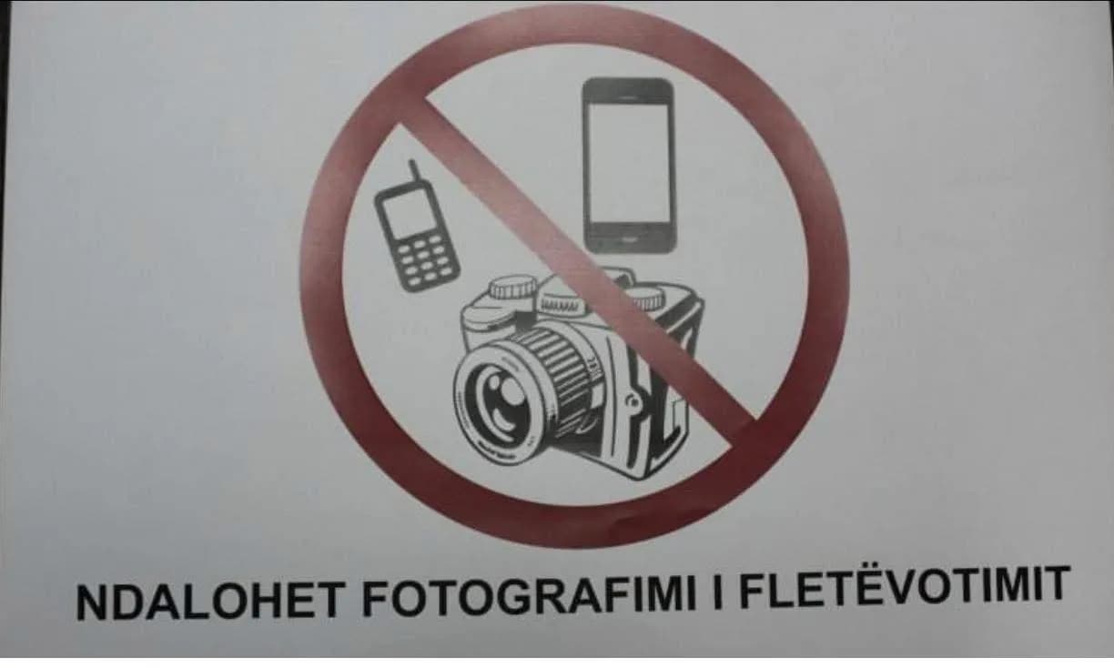 Dega e PDK-së në Drenas njofton: Dy persona shoqërohen nga Policia për fotografim të votës