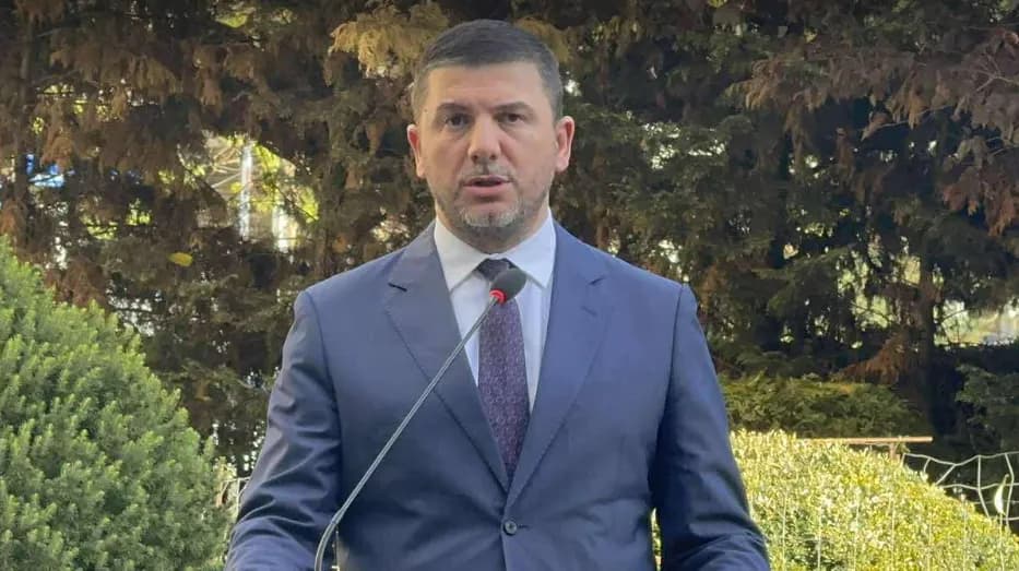 Krasniqi: Do të krijojmë qeveri të re pa Kurtin, s’do të ketë zgjedhje në prill sepse do ta zgjedhim edhe presidentin