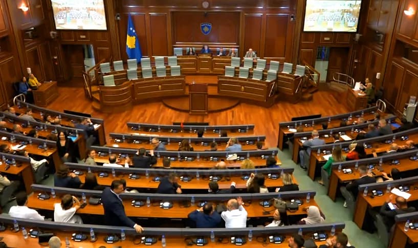 Kryeziu: 20 ministra për një vend të vogël si Kosova është burokraci dhe keqpërdorim i pushtetit