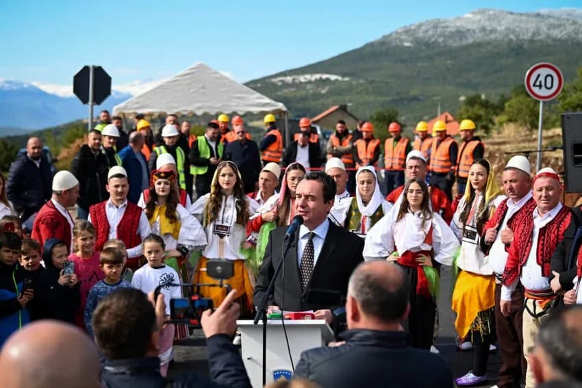Kurti: Lidhja jonë me Shqipërinë, përveçse historike e shpirtërore, duhet të jetë edhe fizike