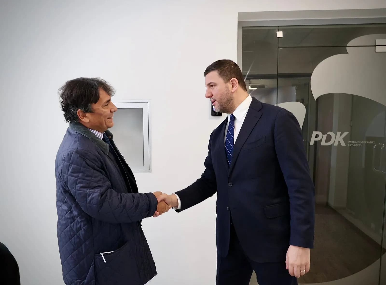 Memli Krasniqi takon Ambasadorin italian: Kosova ka nevojë urgjente për institucione të reja