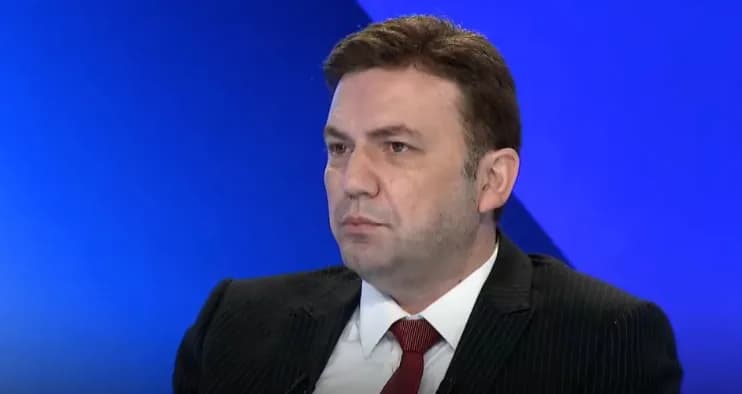 Osmani i AKI-së e uron Mexhitin e VLEN-it për fitoren në Çair