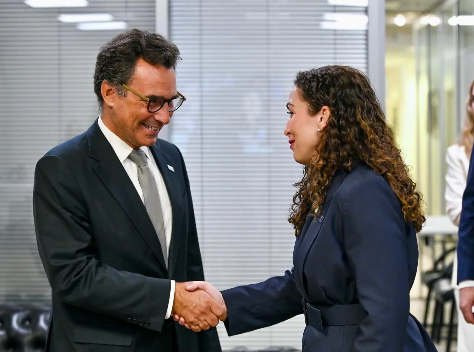 Osmani pas takimit me Perestrello: Anëtarësimi në NATO mbetet prioritet i politikës sonë të jashtme