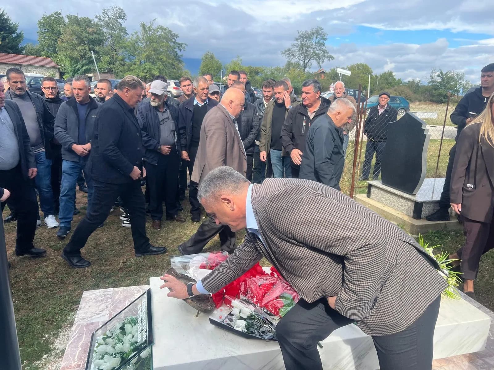 Përkujtohet luftëtari dhe eprori i UÇK-së, Deli Lekaj në përvjetorin e ndarjes nga jeta