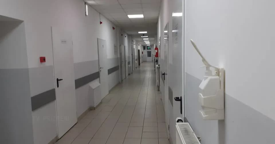 “Plagë në pjesë të ndryshme në trup”, flasin nga Spitali i Prizrenit – kjo është gjendjen e nënës dhe vajzës pas sulmit brutal