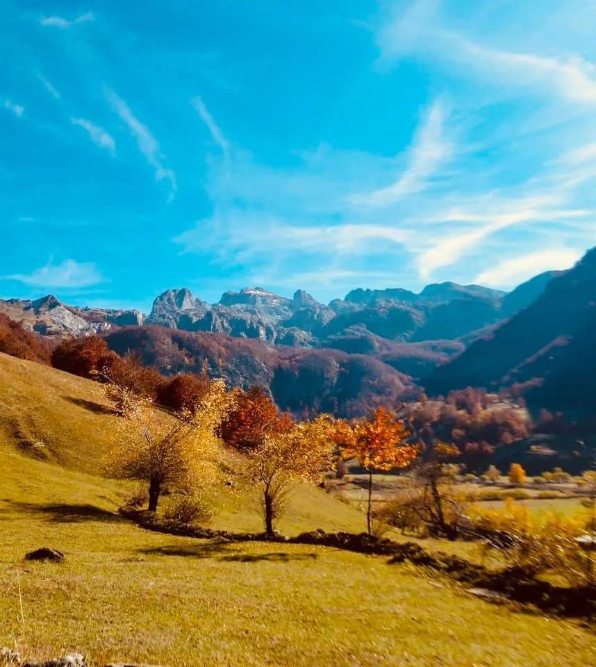 Rama uron të diel të bukur nga natyra magjike e Lepushës