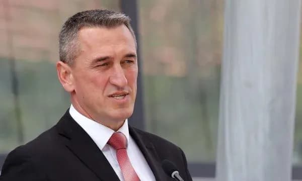 Rashiq: Vuçiq ushtroi presion ndaj serbëve të Kosovës përmes frikës dhe aparatit shtetëror në zgjedhjet lokale