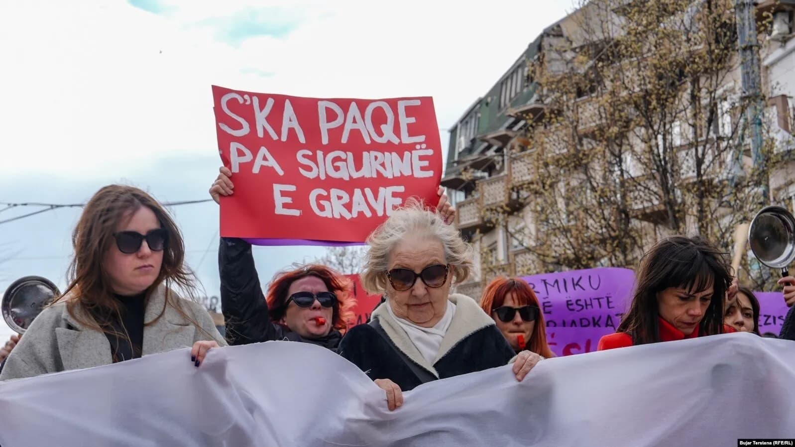 Realiteti në shpërputhje me statistikat: Shumë gra s’ndihen të sigurta natën në Kosovë