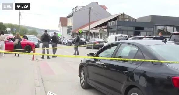 Të shtëna me armë para qendrës së votimit në Komoran, Policia në vendngjarje