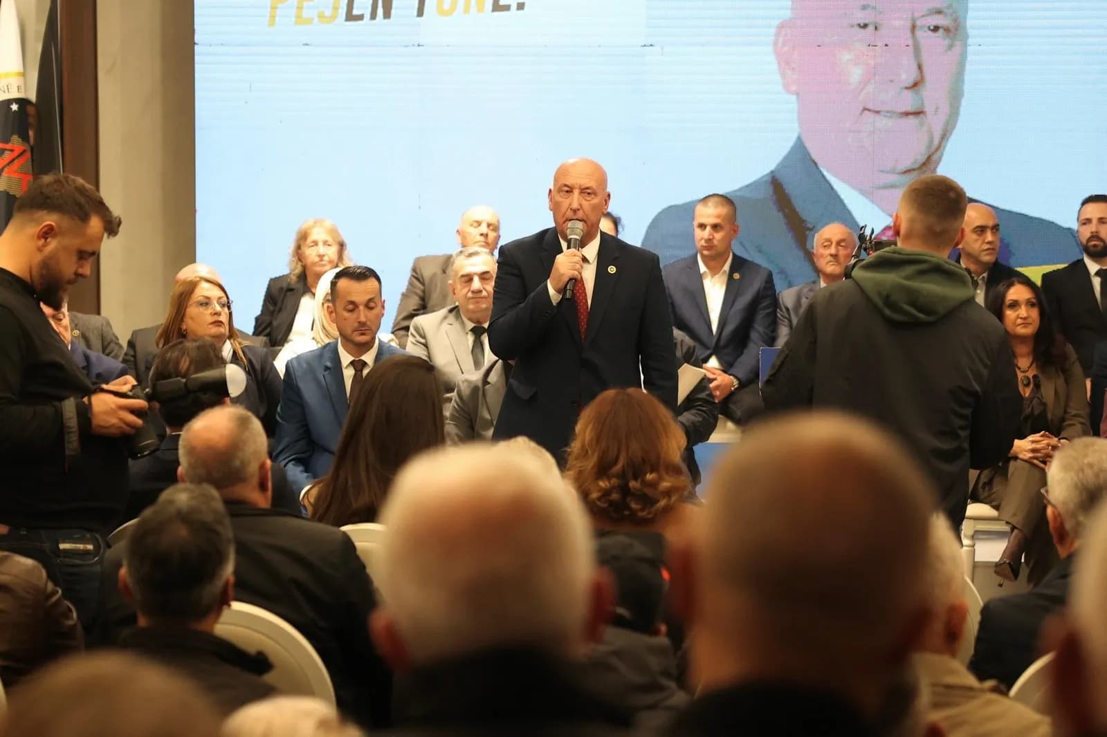 Tubim madhështor i AAK-së në Pejë, Berisha: Rikthimi për Pejën tonë
