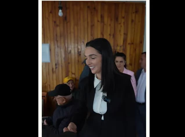 Vokshi-Nallbani takohet me Shoqatën e Pensionistëve të Pejës, premton mbështetje
