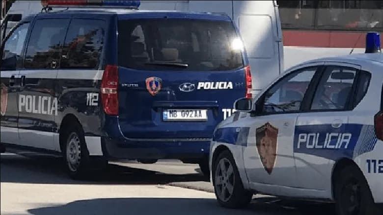 Aksident tragjik në Cërrik, kamioni përplas për vdekje një person