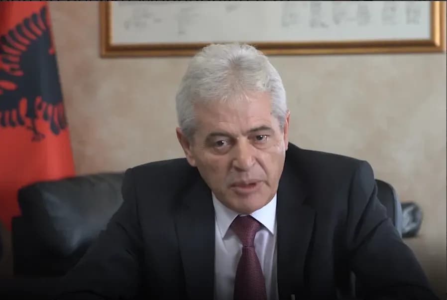 Ali Ahmeti ngushëllon familjen e miqtë e Shpat Kasapit: Herët Shpat, shumë herët