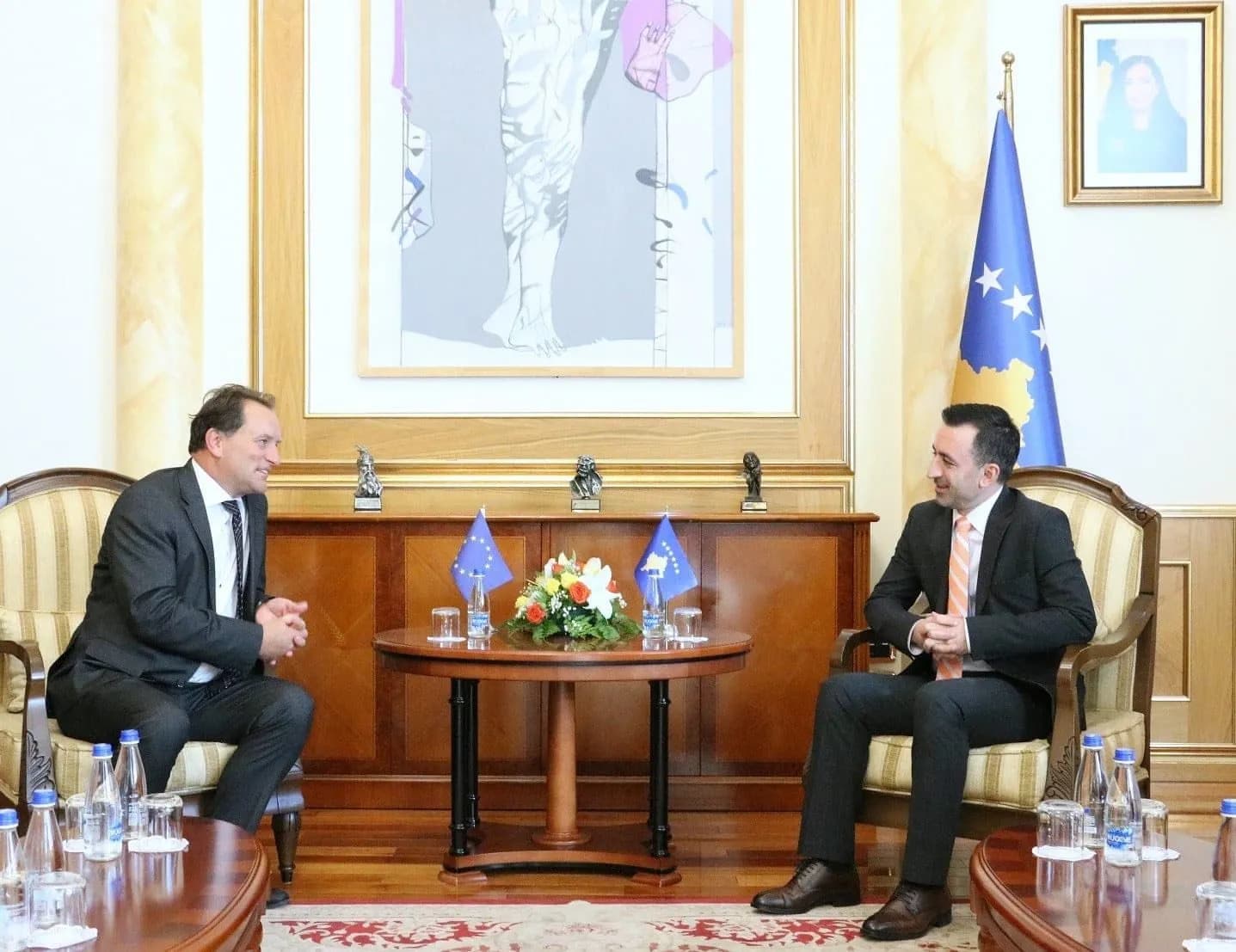 Basha takon përfaqësuesin e Komisionit Evropian, diskuton për buxhetin dhe Marrëveshjen për Planin e Rritjes