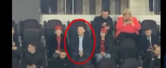 Edhe Altin Dumani i SPAK po ndjek nga stadiumi ndeshjen kundër Anglisë