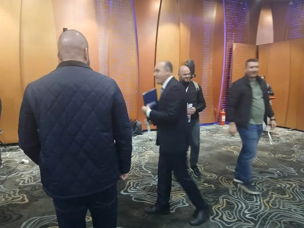 Hoxhaj pyetet nëse do të jetë kandidat për kryetar të PDK-së, deklarohet shkurt