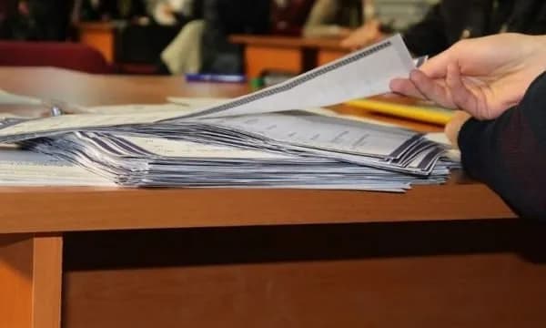 Këto raportohet se janë fletëvotimet e dyshimta në Mitrovicën e Jugut