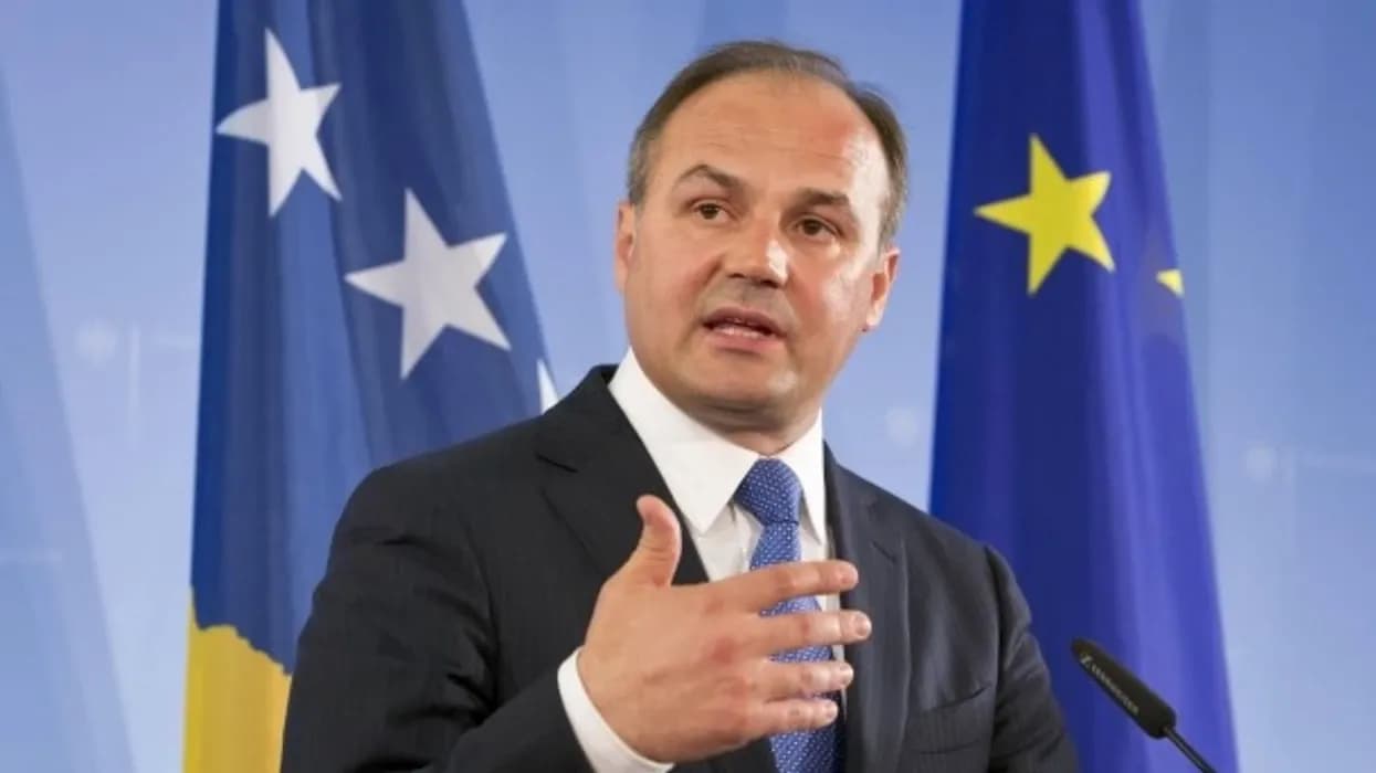 Konverta e PDK-së, Enver Hoxhaj: Të shtyhet, preferencat e ish-kryetarit për pasuesin, s’e çojnë partinë përpara