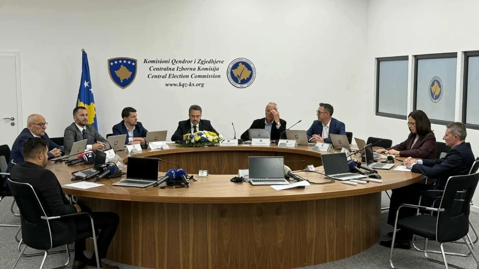 KQZ-ja miraton buxhetin për zgjedhjet, fletëvotimet e diasporës do të dërgohen me postë