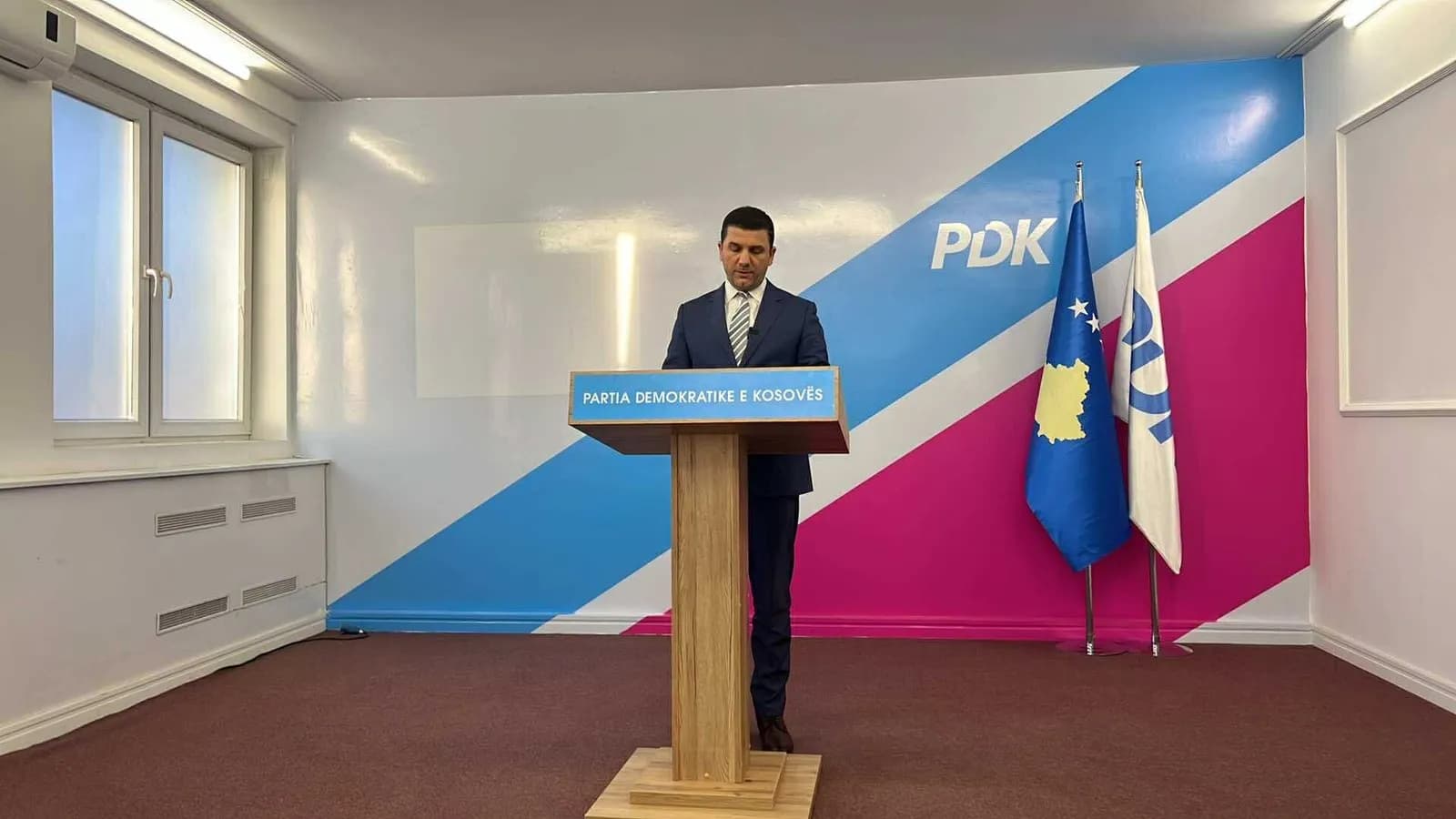 Krasniqi: Thaçi e Veseli nuk përzihen në vendimet e PDK-së