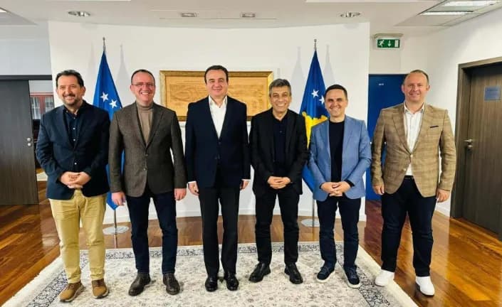 Kurti e uron VLEN-in për fitoren në Maqedoni të Veriut, krenohet për bashkëpunimin me Mickoskin