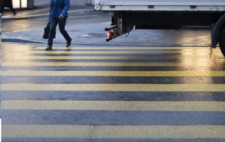 Një këmbësor goditet nga vetura në Prishtinë, policia jep detaje