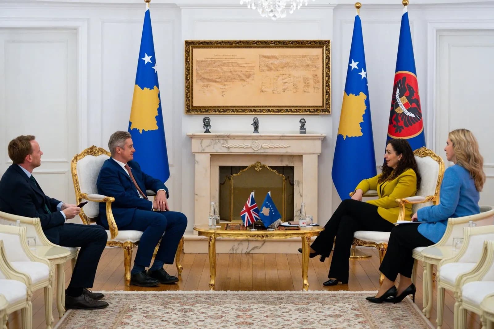 Osmani takohet me ambasadorin britanik, flasin për zhvillimet politike dhe sigurinë