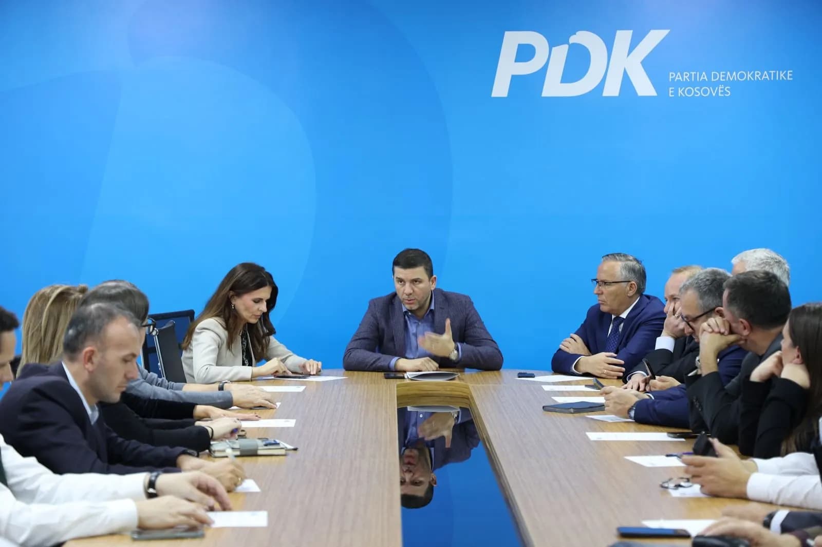 PDK pas mbledhjes së Kryesisë: Nuk japim votë për asnjë mandatar nga VV-ja, zgjedhjet zgjidhja e vetme