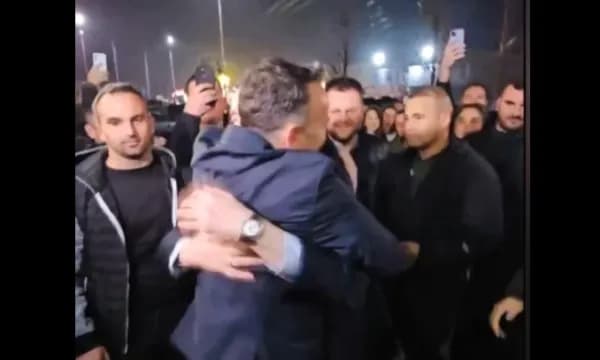 Peci e nxjerr videon e përplasjes në përqafim me Kurtin: Ia kemi falë zemrat Mitrovicës