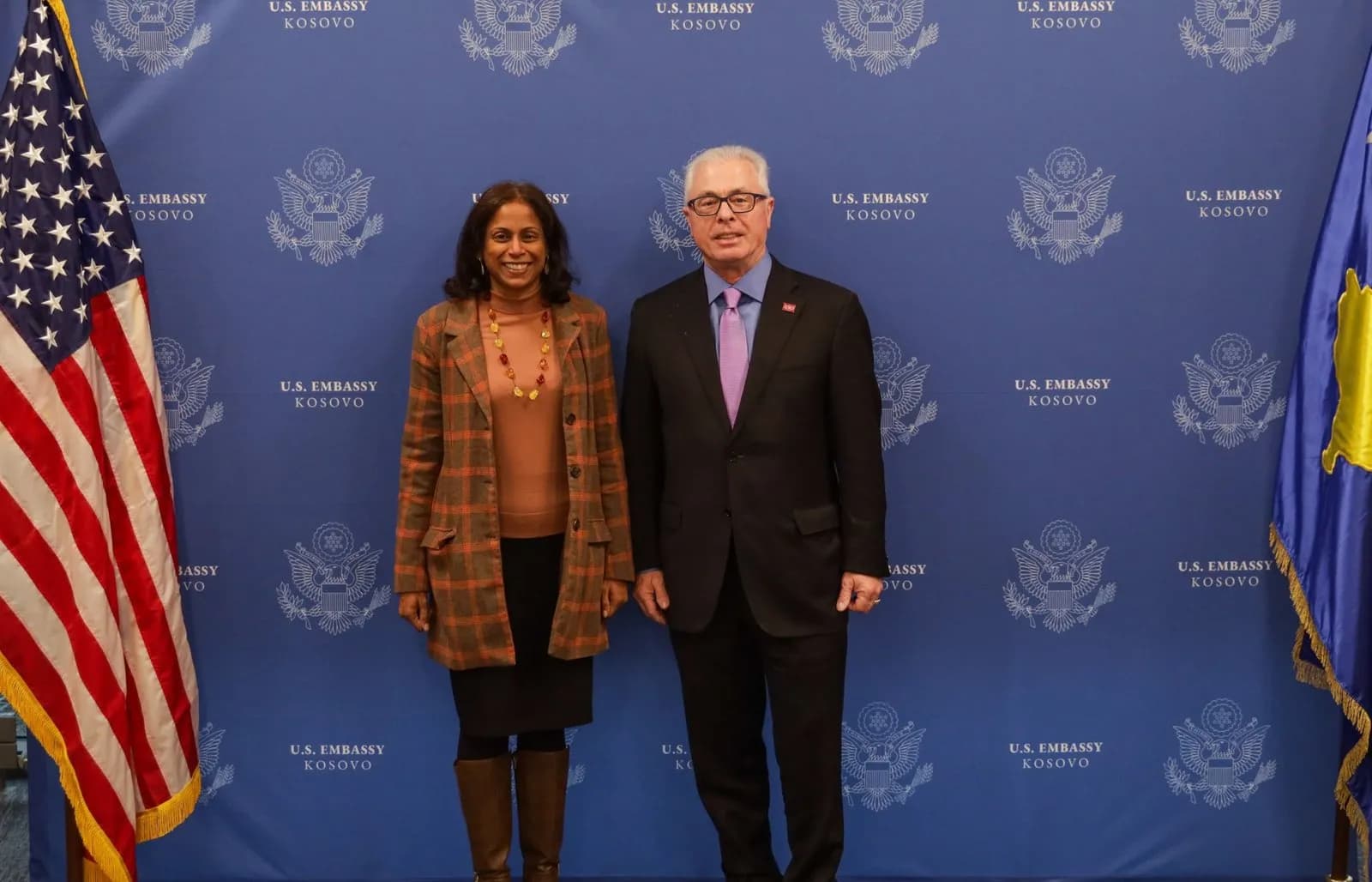 Prattipati pret në Ambasadë veprimtarin shqiptaro-amerikan, Harry Bajraktari