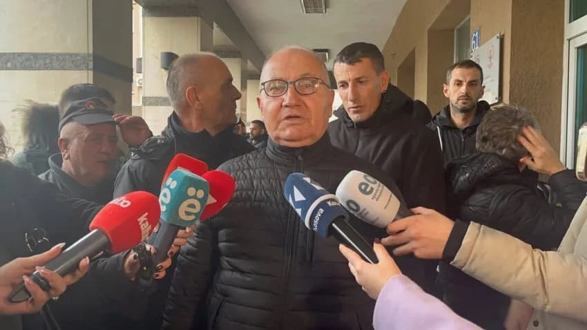 Punëtorët e “Trafikut Urban”: Nëse s’ka zgjidhje nesër pas mbledhjes së kuvendit, greva vazhdon