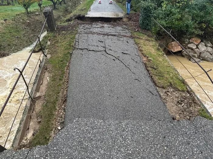 Reshje të dendura në Slloveni, shkaktojnë përmbytje e rrëshqitje dheu