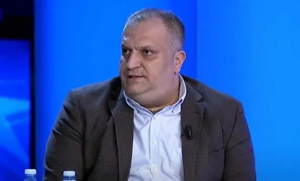 Shpend Ahmeti sqaron publikisht procedurat e buxhetit të Prishtinës: Faji është jetim, përgjegjësia e përbashkët