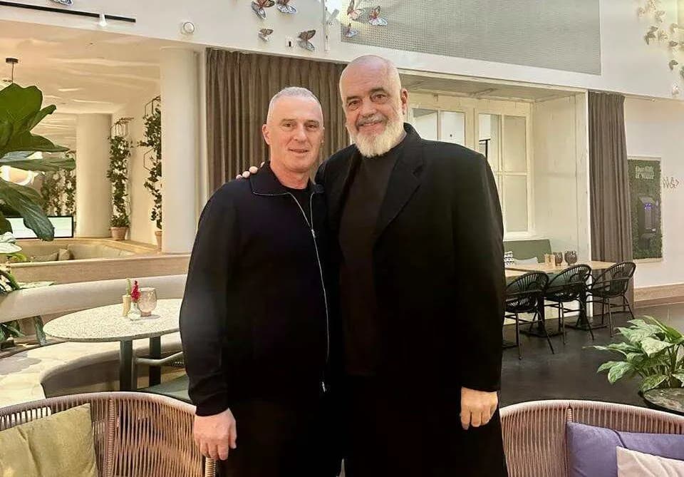 Vëllai i Hashim Thaçit, Blerim Thaçi, takohet me Edi Ramën në Hagë