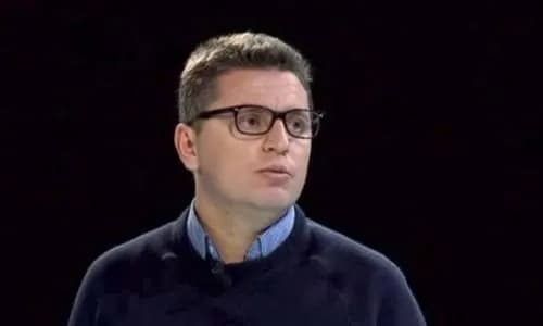 Zogaj: E humbëm shansin që Kurti me qenë minister i jashtëm, që me na sjell njohje nga ishulli grek ku ai kalon pushimet çdo verë