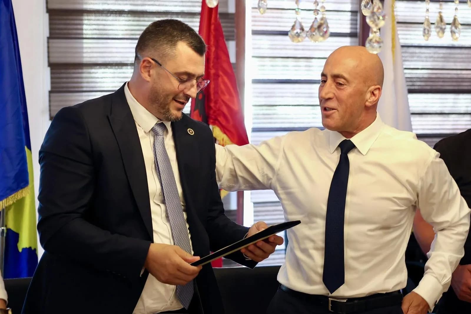 23-shi i AAK-së, Besnik Krasniqi: Perpara, bashkë e krah njani tjetrit