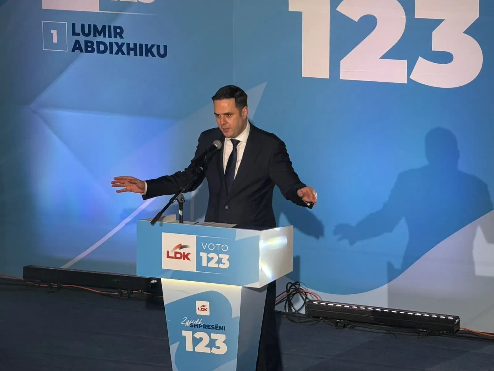 Abdixhiku i premton Obiliqit: 5 miliardë euro investime dhe central të ri me gaz