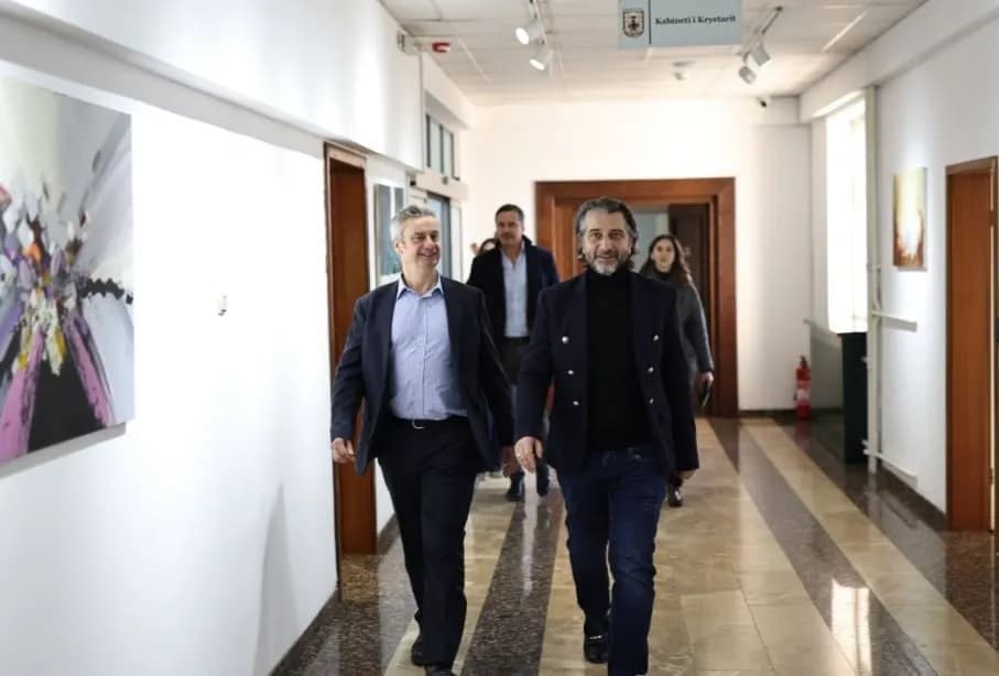 Ambasadori britanik i shkon në zyrë Ramës, e përgëzon për mandatin e ri