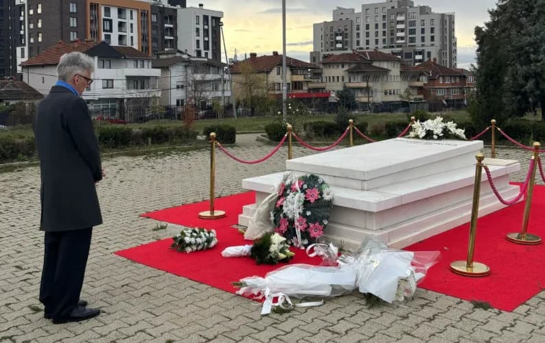 Ambasadori gjerman nderon Rugovën: Avokat i zgjidhjes së konflikteve pa dhunë
