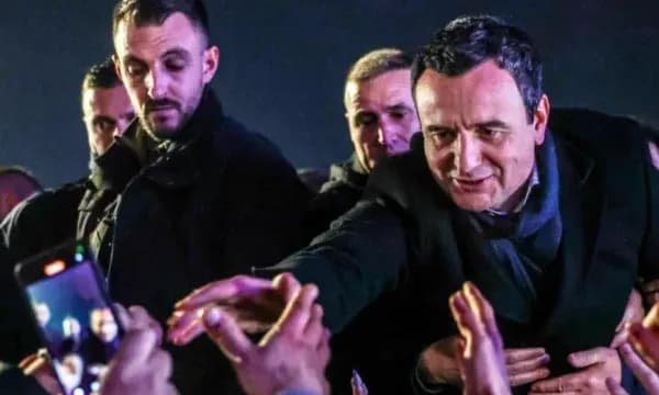 BBC: Partia qeverisëse e Kosovës fiton zgjedhjet pas muajsh bllokimi politik, Albin Kurtit i hapet rruga e mandatit të tretë